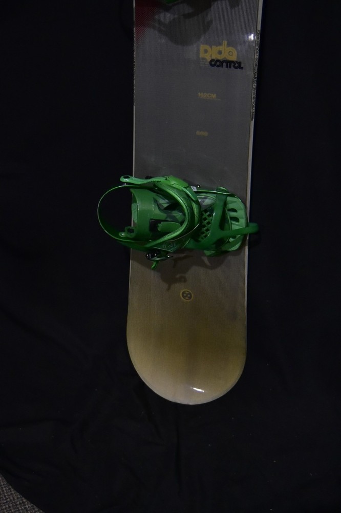 RIDE CONTROL SNOWBOARD SIZE 162 CM WITH EXTRA LARGE BINDINGS