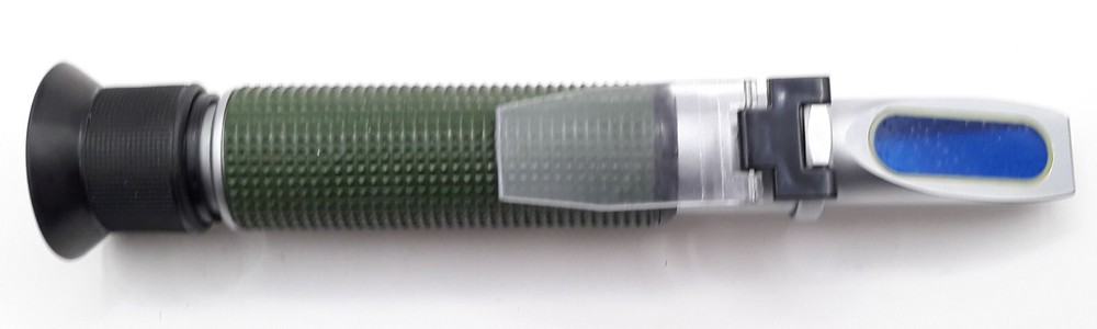 Zebra Skimmers Hand held Refractometer MT-010ATC