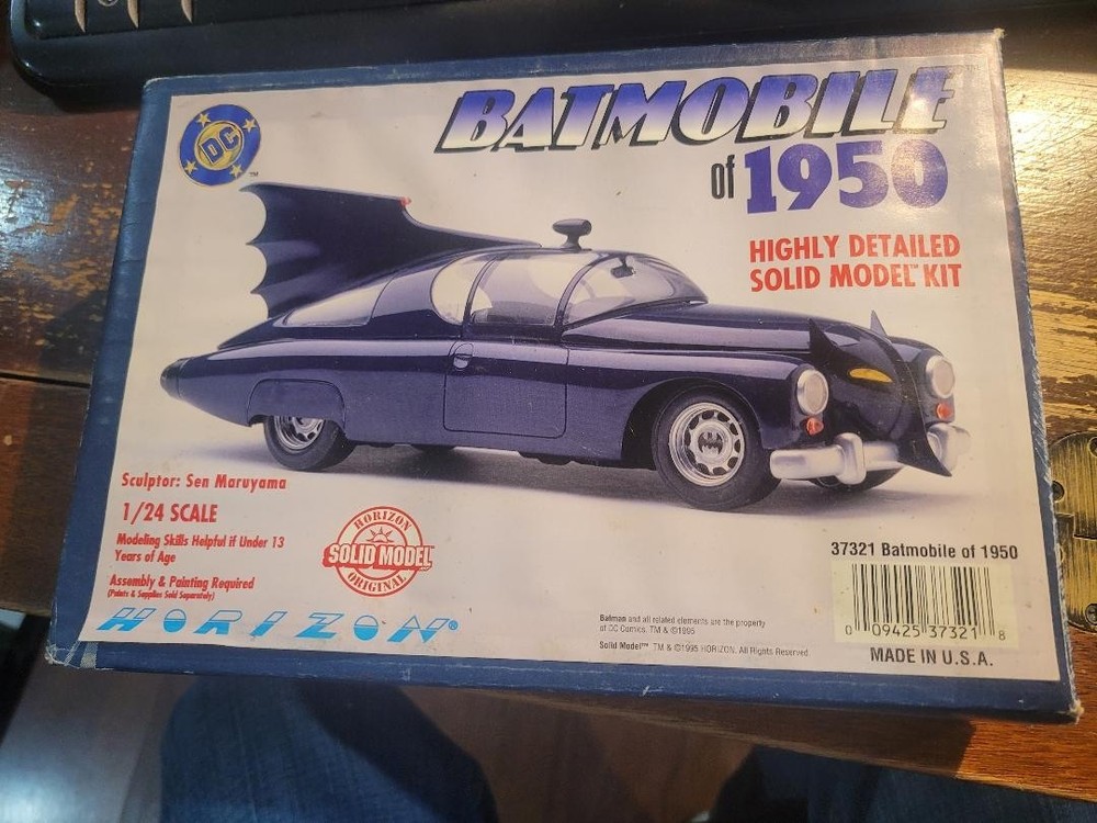 Horizon 1950 Batmobile Solid Model Kit