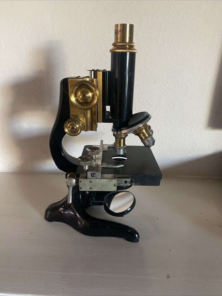 Vintage Ernst Leitz Wetzlar Microscope w/ Case & Extras