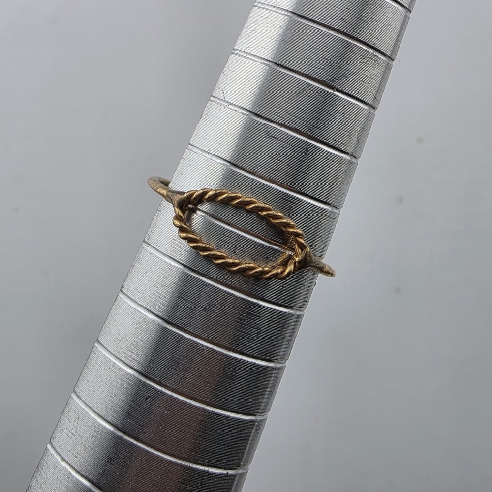 Gold Tone Twisted Oval Ring Minimalist Dainty Boho Stackable Band Size 7