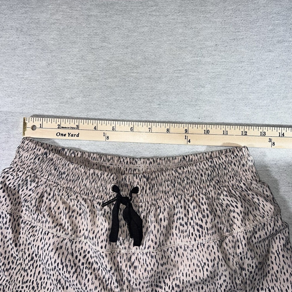 Lululemon Step Lively Crop Dottie Dash Grain Beige Size 4 Adjustable Leg