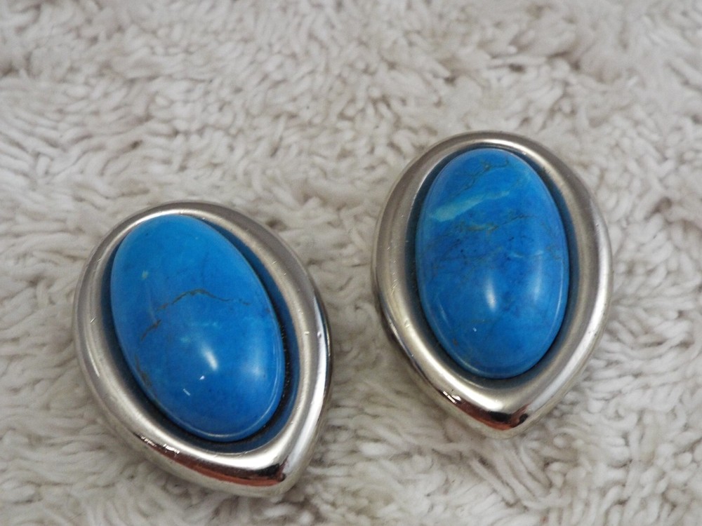 Silvertone Blue Stone Clip-on Earrings (A10)