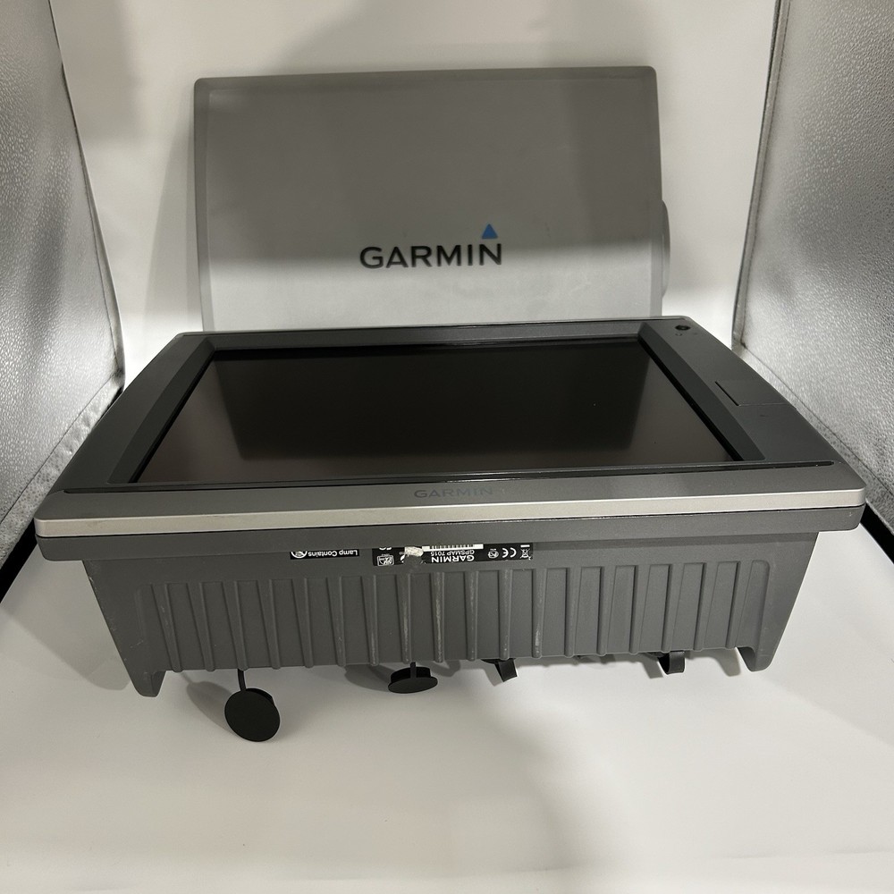 Garmin GPSMap 7015 Touchscreen Marine Chartplotter MFD 010-00748-00 + Sun Shade