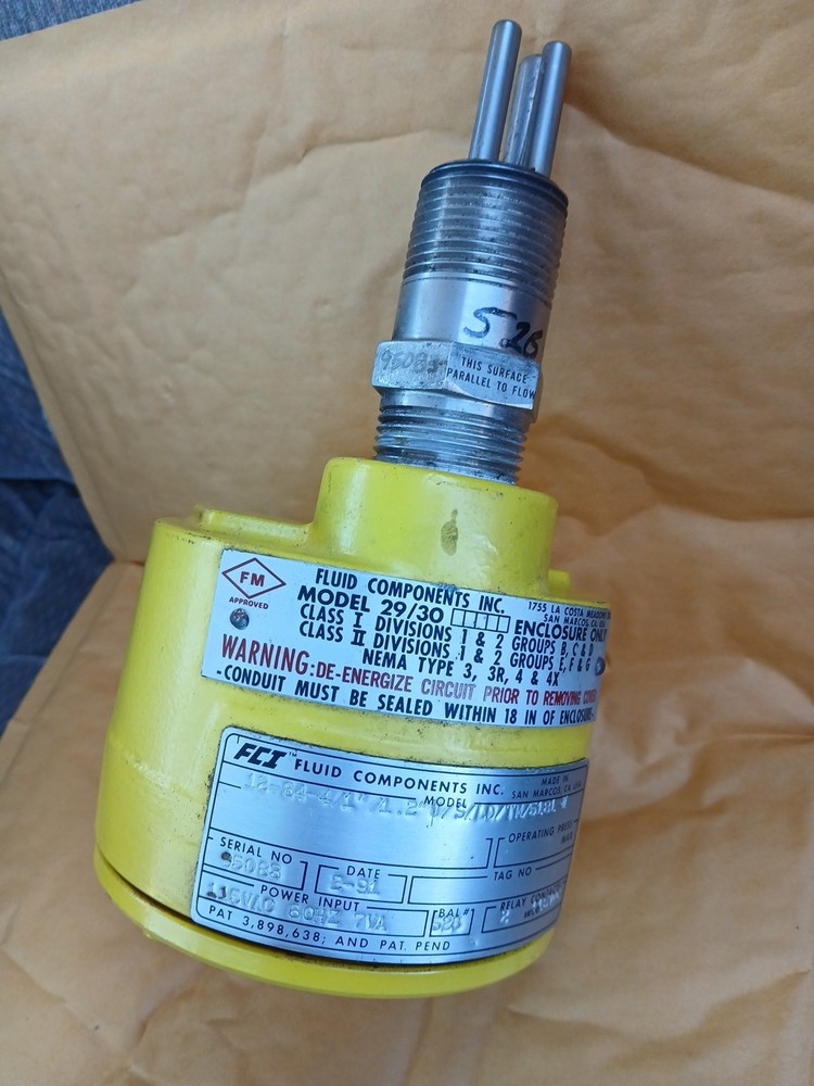 Fluid Components Inc. - P/N: 29/30 - Flow Transmitter