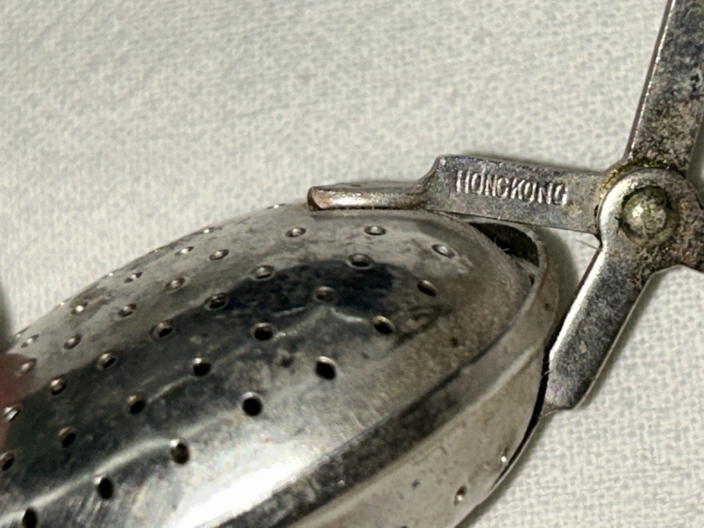 Vintage Tea STRAINER SPOON Latch Diffuser Brew HONG KONG Squeeze Handle