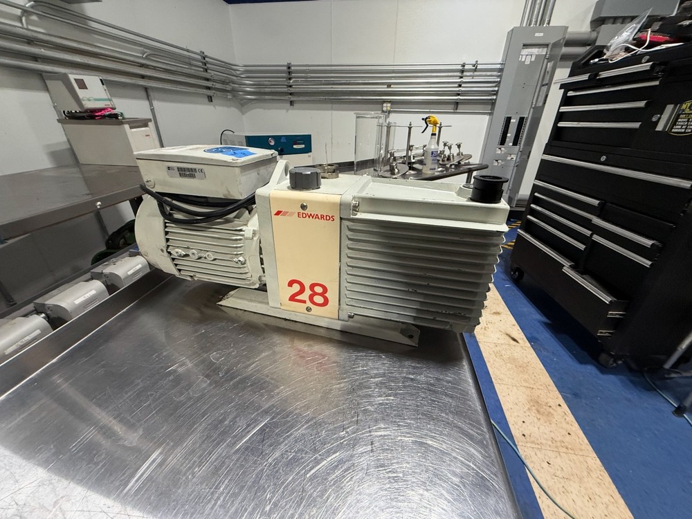 Edwards E2M28 Rotary Vane Vacuum Pump