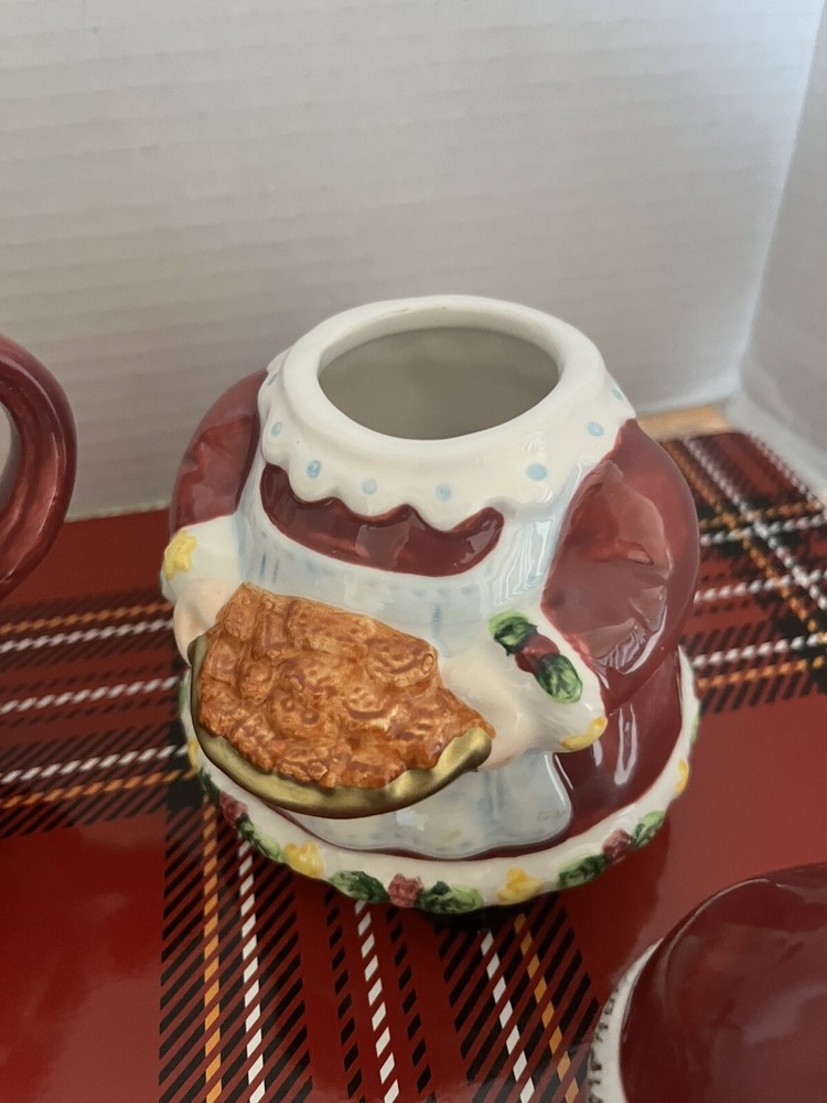 Vtg/Mr/Mrs Claus/sugar/creamer/Ceramic /6”/spoon Missing/mint