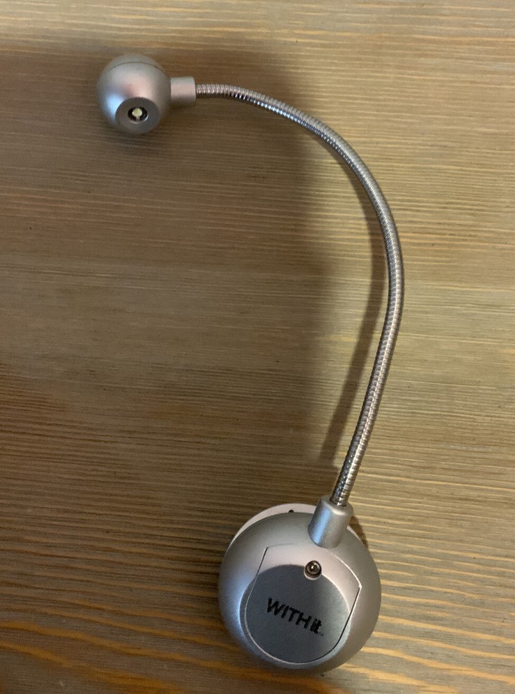 🌍 Disc Light, Silver LED Clip Light For Books And E-Reader,Distressed Box ‼️