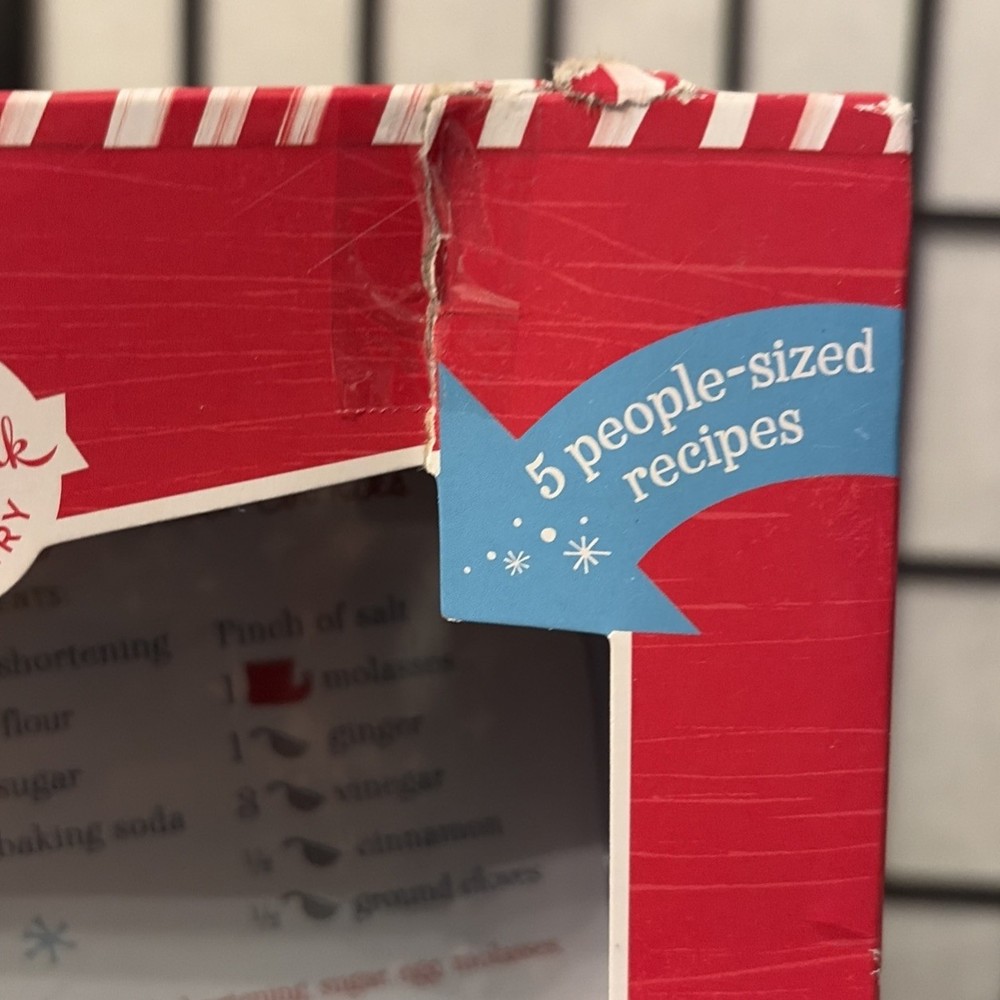 HALLMARK NORTHPOLE BAKE LIKE AN ELF BAKE SET NEW