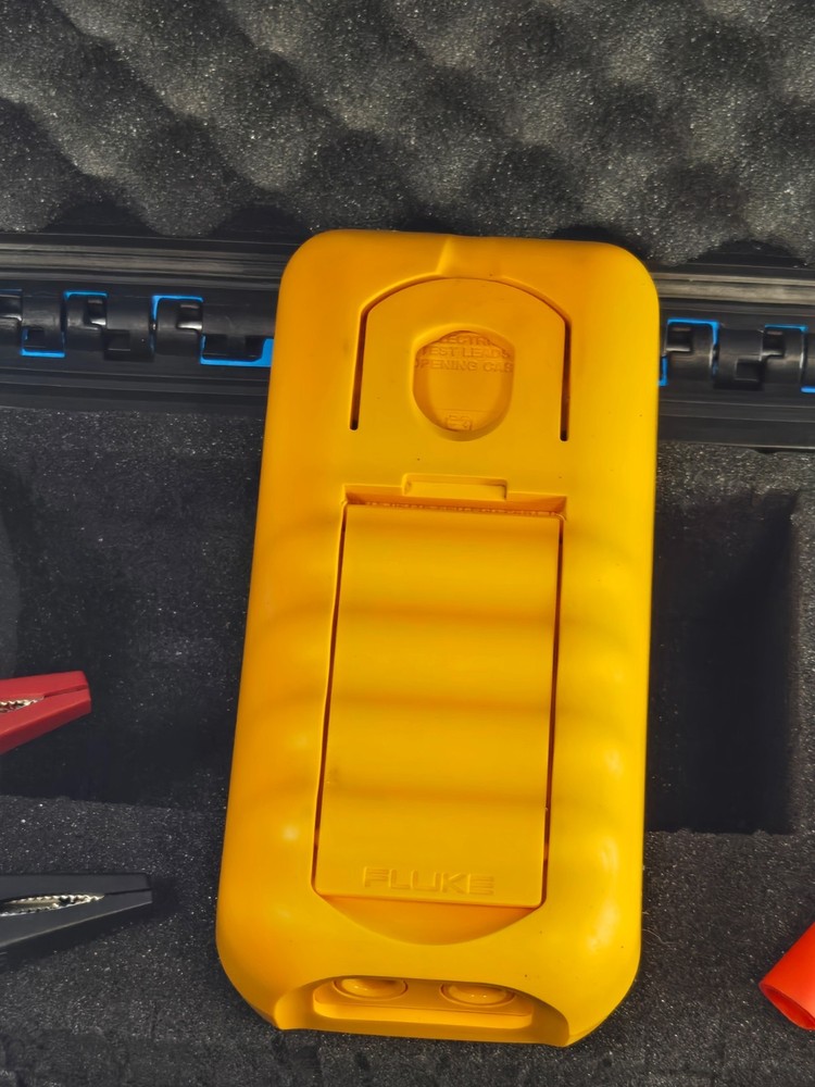 Fluke 7-600 Electrical Tester Meter Multimeter Pristine!