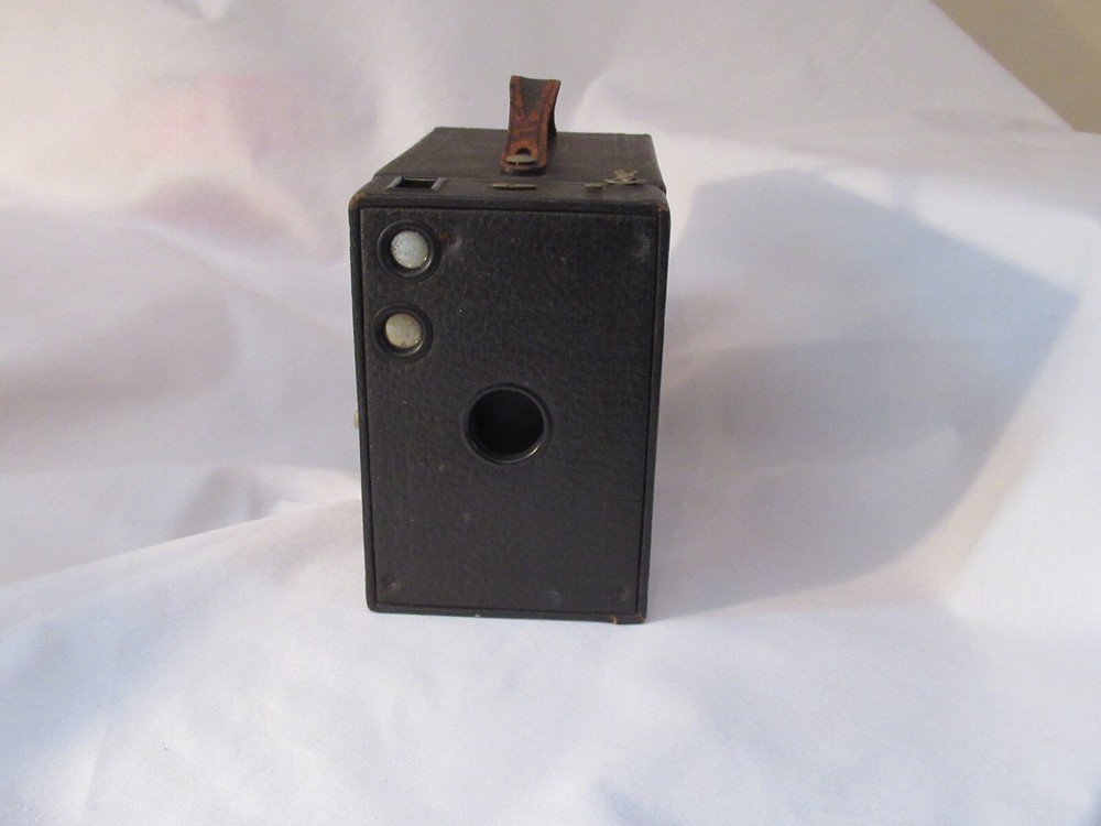 Vintage Kodak Brownie Box Camera No.2-A Model B, Untested