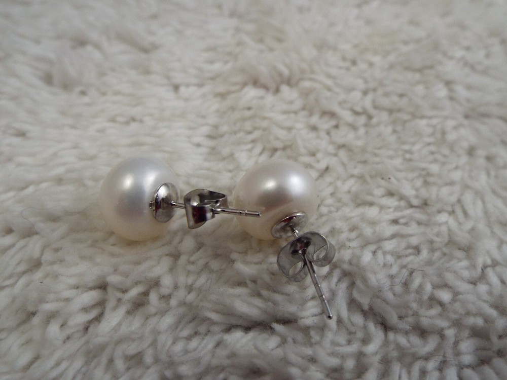 Genuine Pearl Stud Post Pierced Earrings (J10)