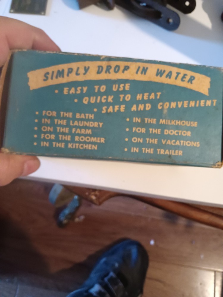 Vintage AC/DC Electric Water Heater In Its Original Packaging 30/40s