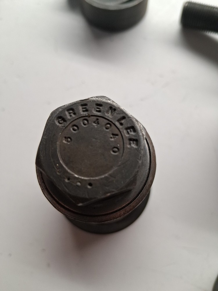 GREENLEE 500-4040 DRAW STUD FOR KNOCKOUTS