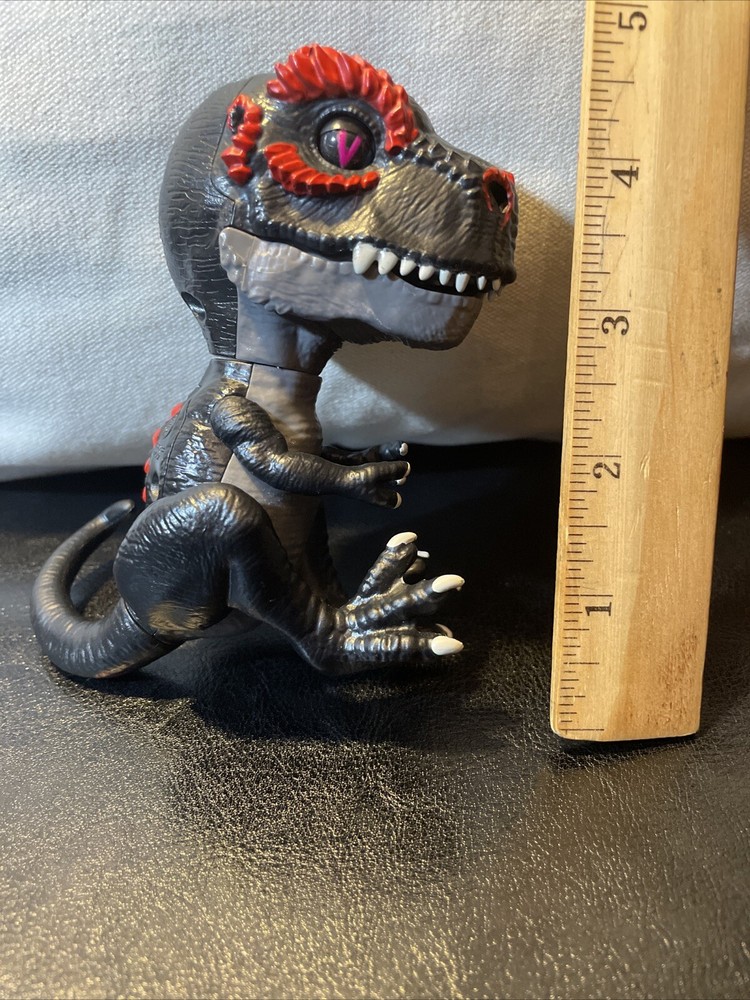 Wowwee Fingerlings Untamed Interactive Dinosaur: Jailbreak