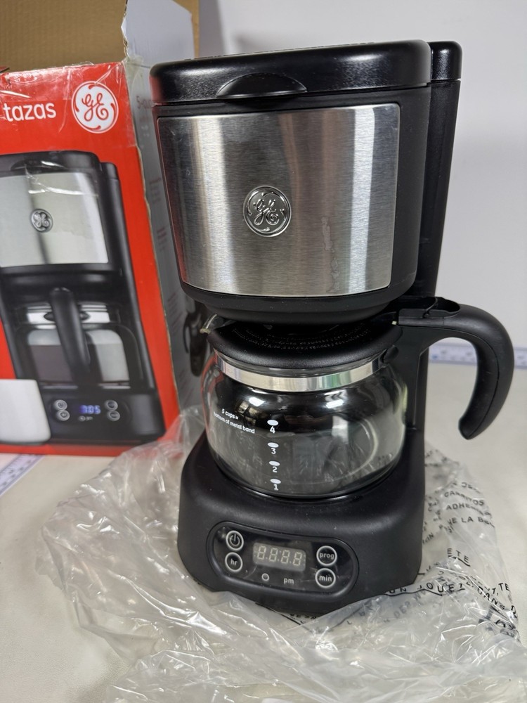 GE 5 cup Digitalcoffee maker Model 169208 Open Box