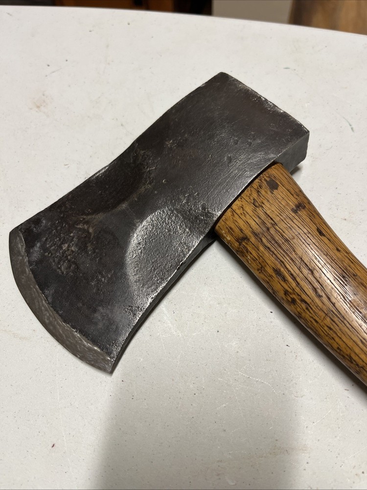 Vintage Hatchet. Unbranded. Axe. H-102