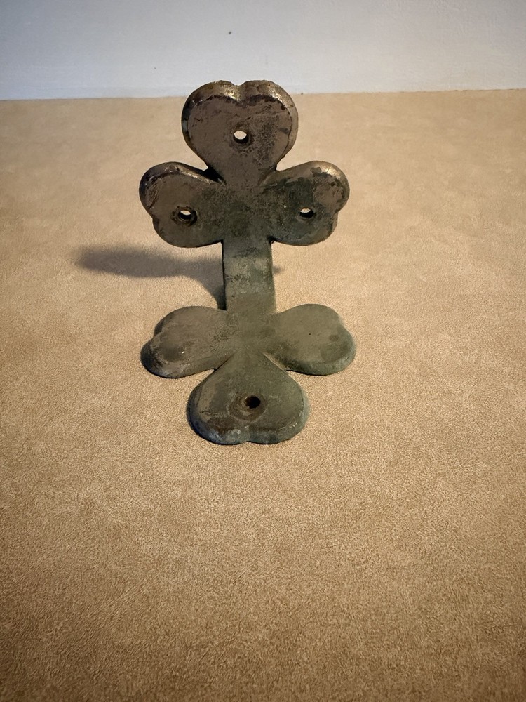 Brass 3 Leaf Clover Bracket