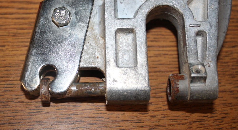 Malco PL1R Stud Crimper Tool Shows some surface Rust AO4076653