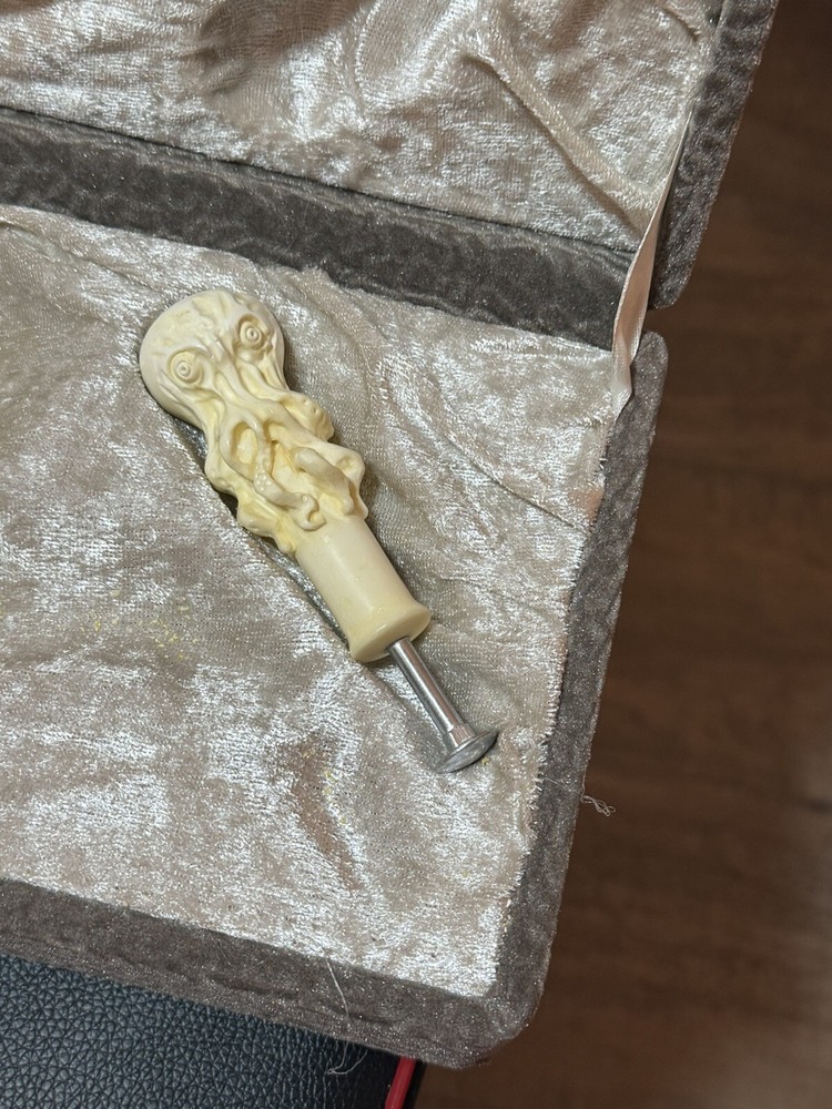 New, Unsmoked Meerschaum Pipe - Octopus