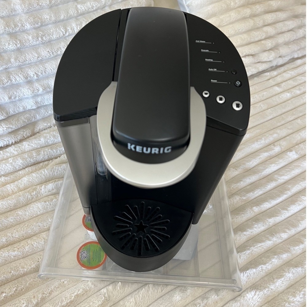 Keurig K Cup Coffee Maker Black Silver Single Serve With K Cups Bundle