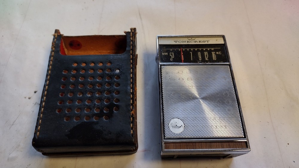 Tonecrest Solid State 12 Transistor Radio