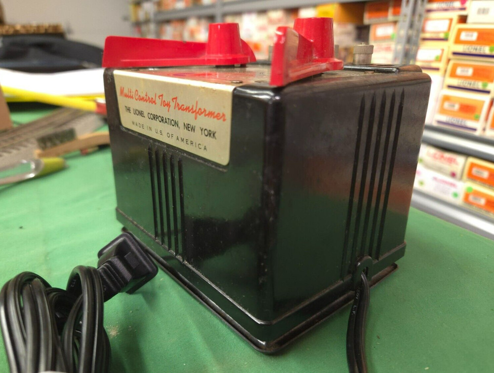 Lionel Trainmaster Transformer Model 1044 90 watt Refurbished