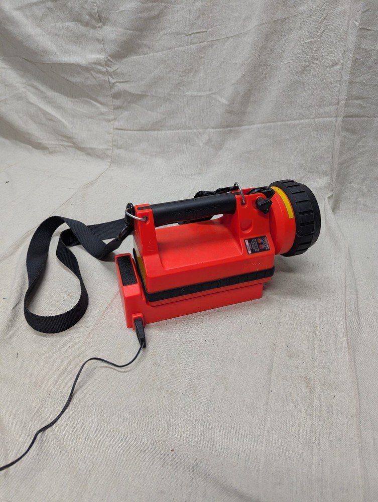 Streamlight LiteBox EMS Firefighter Flashlight With Charger