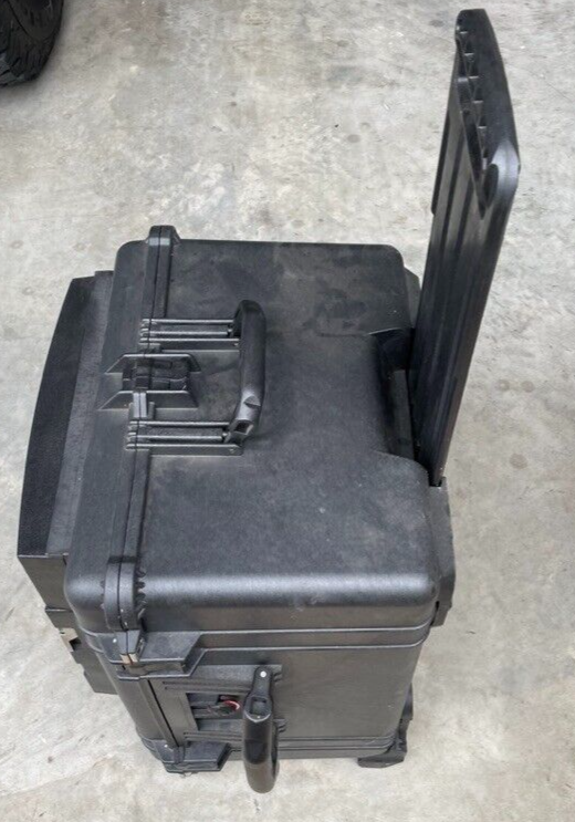 Partlow MRC8000 Series Circular Chart Recorder w/Case