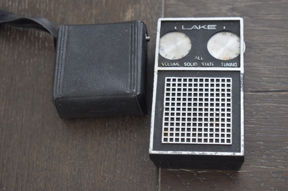 LAKE SOLID STATE TRANSISTOR RADIO - AM - WITH LEATHER CARRY CASE