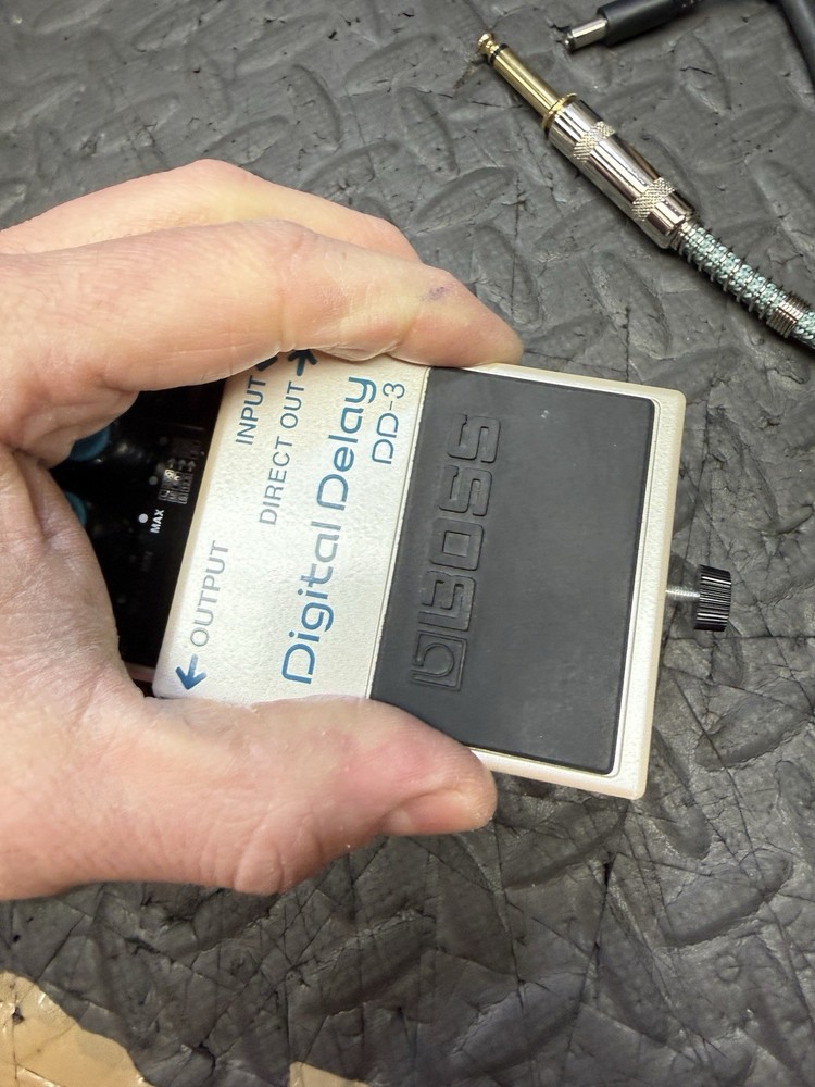 Boss DD-3 Digital Delay Electric Guitar Effect Pedal