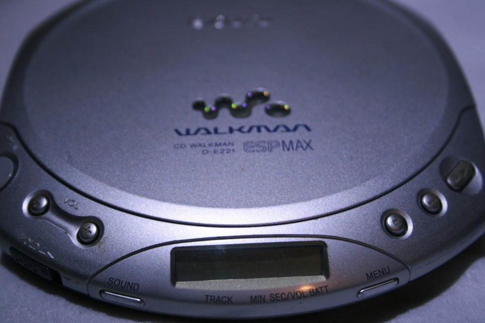 sony walkman cd player used / working