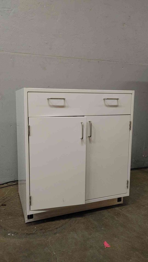 30" Jamestown Mixed Casework (109222)