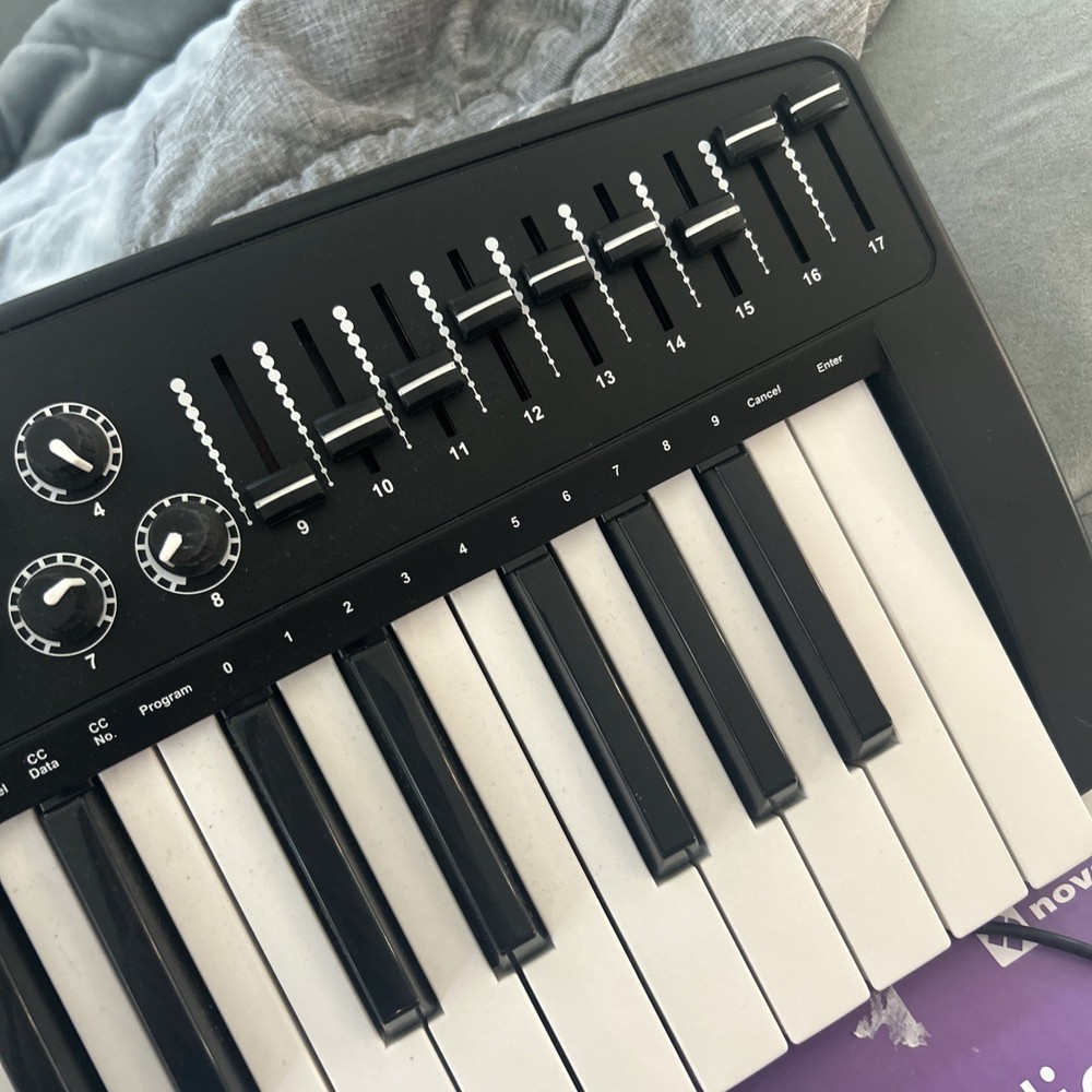 Miditech i2 Control 37 MIDI Controller Keyboard Tested Working