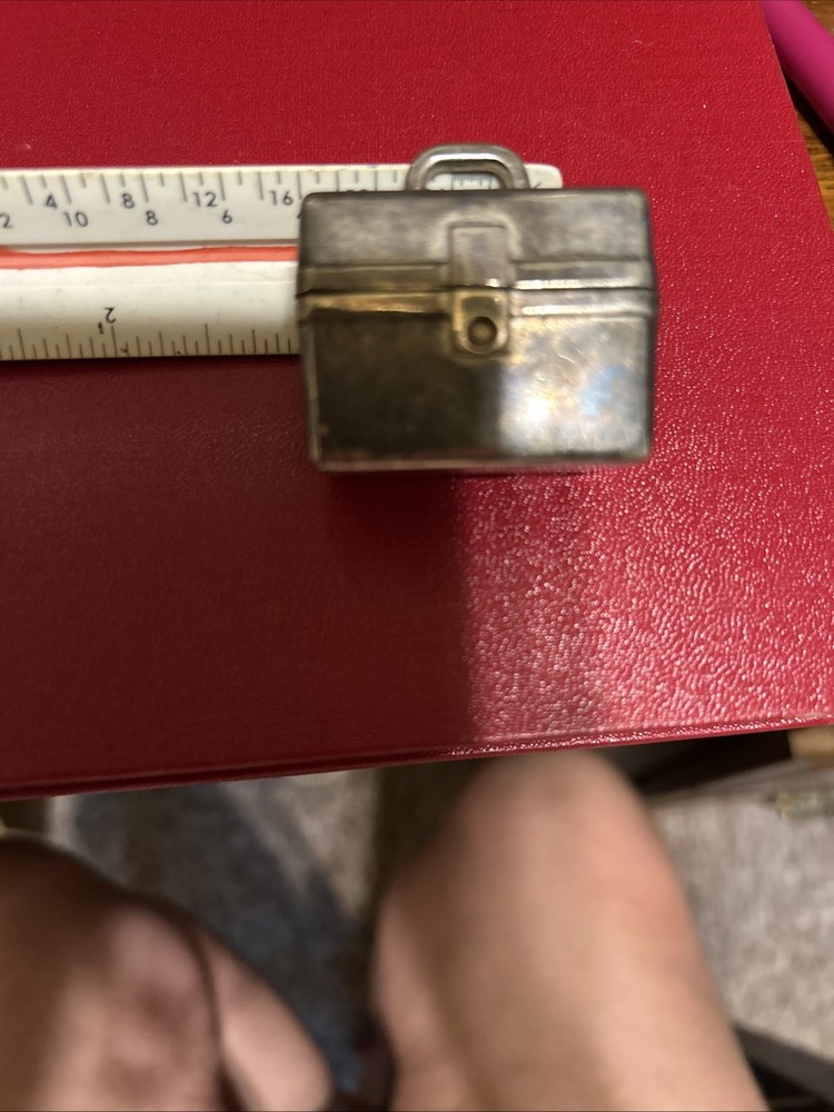 Miniature lunch box