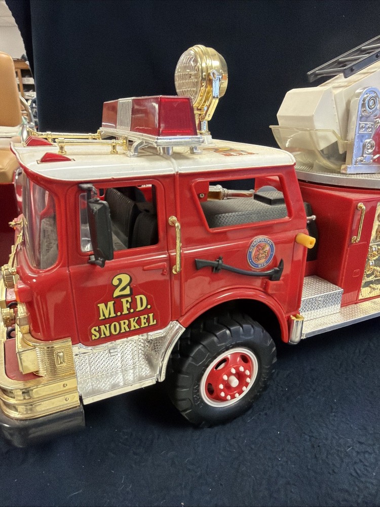 Vintage New Bright Remote Control Fire Engine MFD Ladder #2 (Remote NON Working)