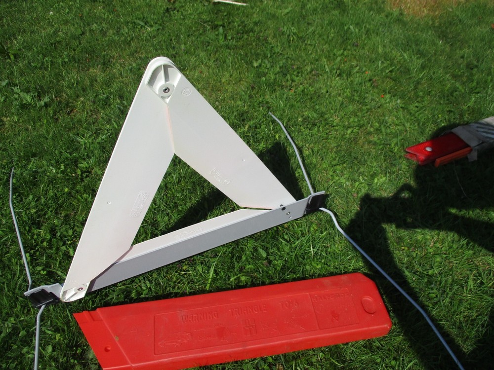 Halfords Emergency Hazard Warning Triangle with Case Reflective Roadside Safety