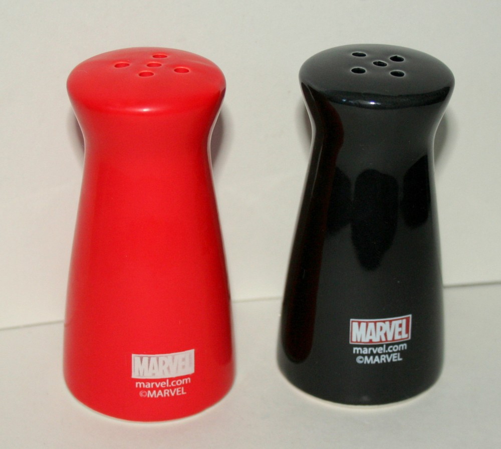 Marvel Comics Daredevil & Punisher Ceramic Salt Pepper Shakers Set New MIP 2016