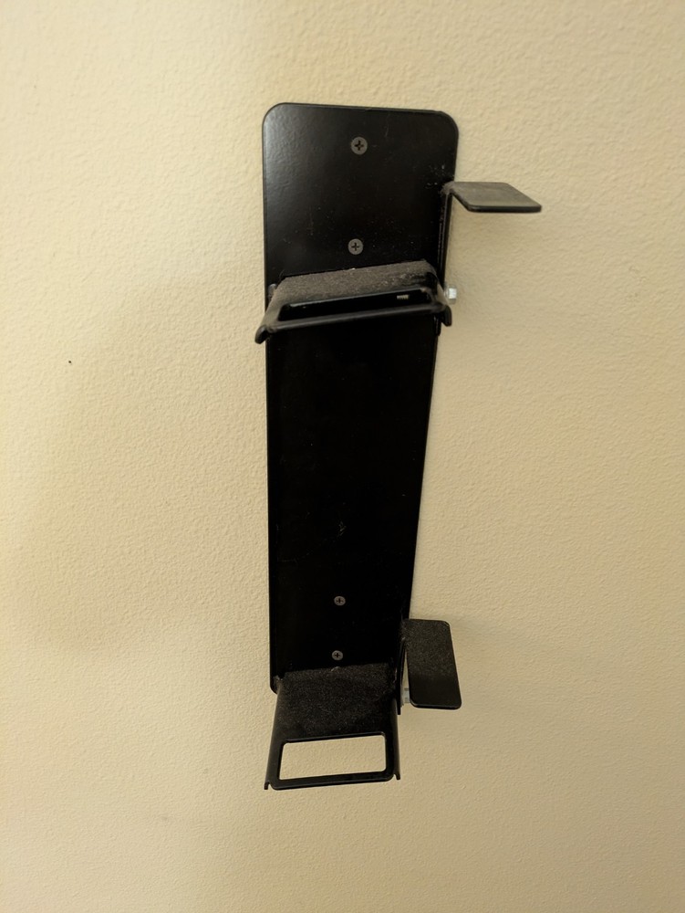 Steel Lockable Adjustable Horizontal Double Rifle Wall Mount