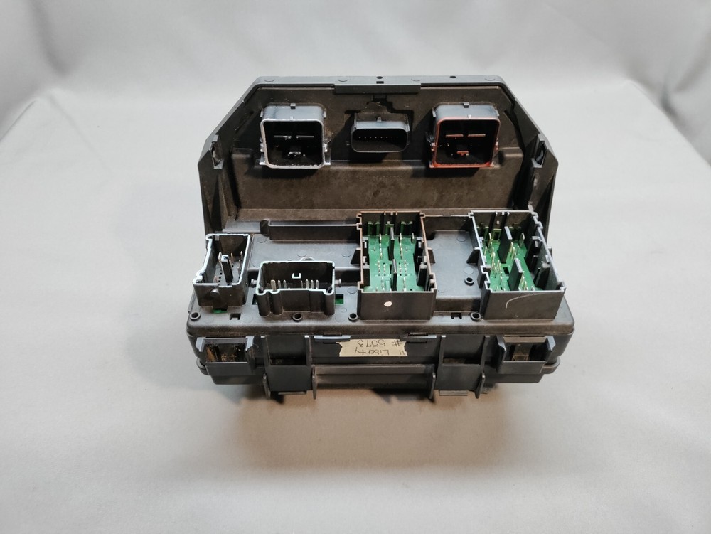 2011 Jeep Liberty Dodge Nitro Fuse Box 04692330AE