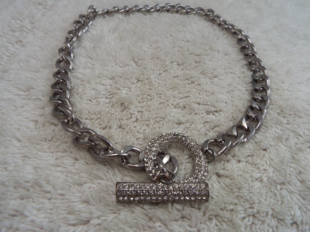 Silvertone Curb Chain Rhinestone Circle Pendant Toggle Necklace (D9)