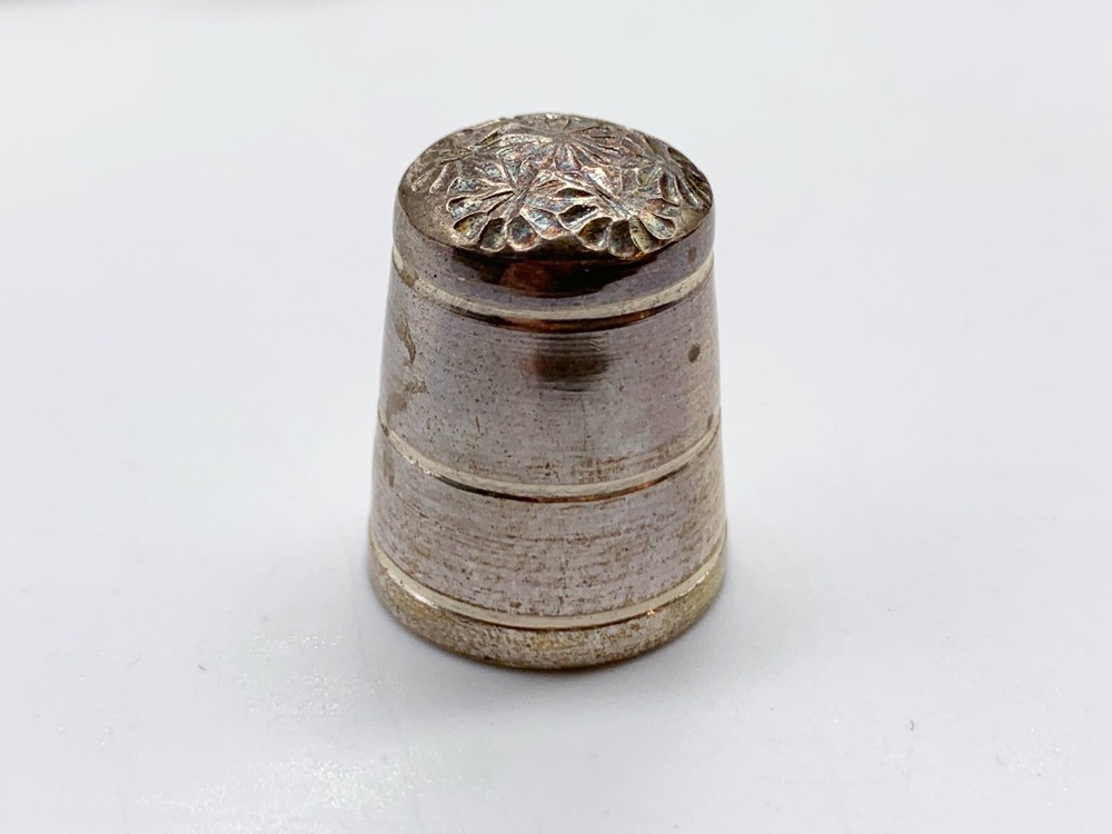 VINTAGE SOLID STERLING SILVER SEWING THIMBLE
