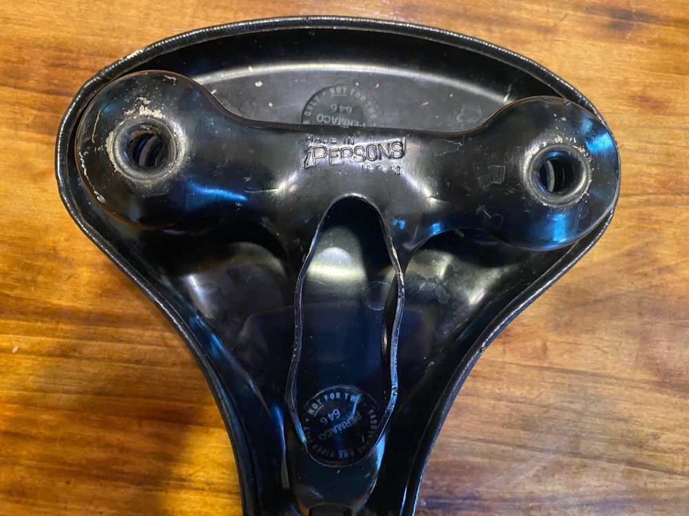 Persons USA Black Springer Saddle & mounting hardware