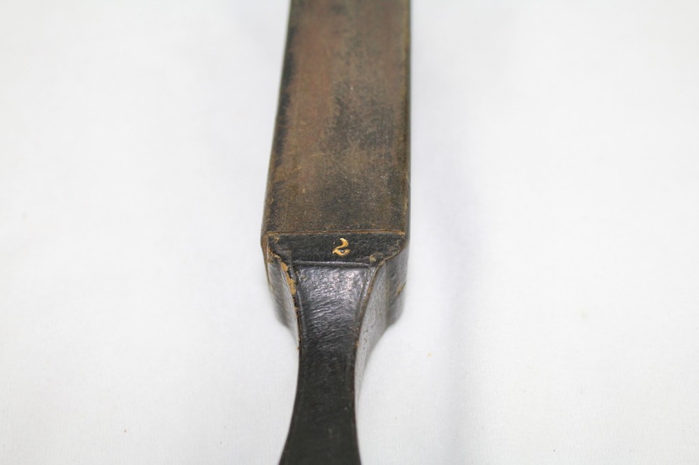 VINTAGE G SAUNDERS METALLIC TABLET RAZOR STROP / STRAP