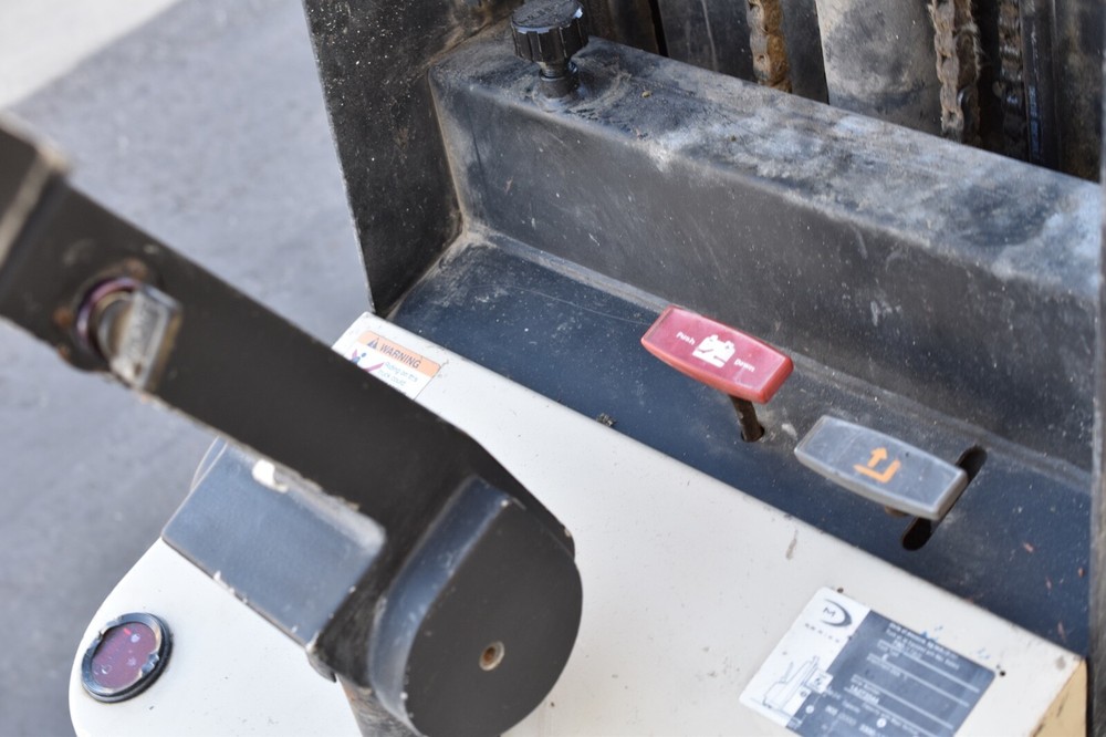 Crown 20MT Electric Walkie Straddle Stacker pallet jack