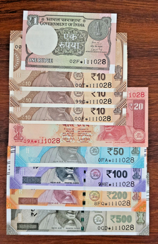 Same Serial set of Replacement notes from India- Next to impossible to find- UNC