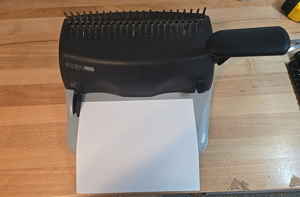 GBC CombBind Doubind P100 Comb Binding Machine w/ Extra Combs