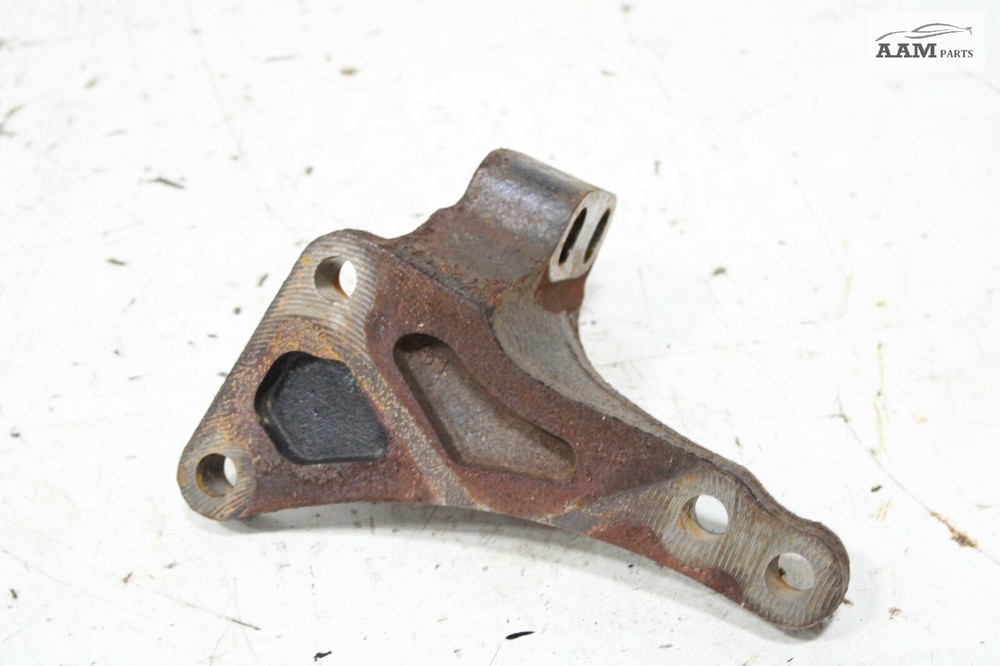2018-2024 FREIGHTLINER CASCADIA FRONT LEFT ENGINE MOUNT SUPPORT BRACKET OEM