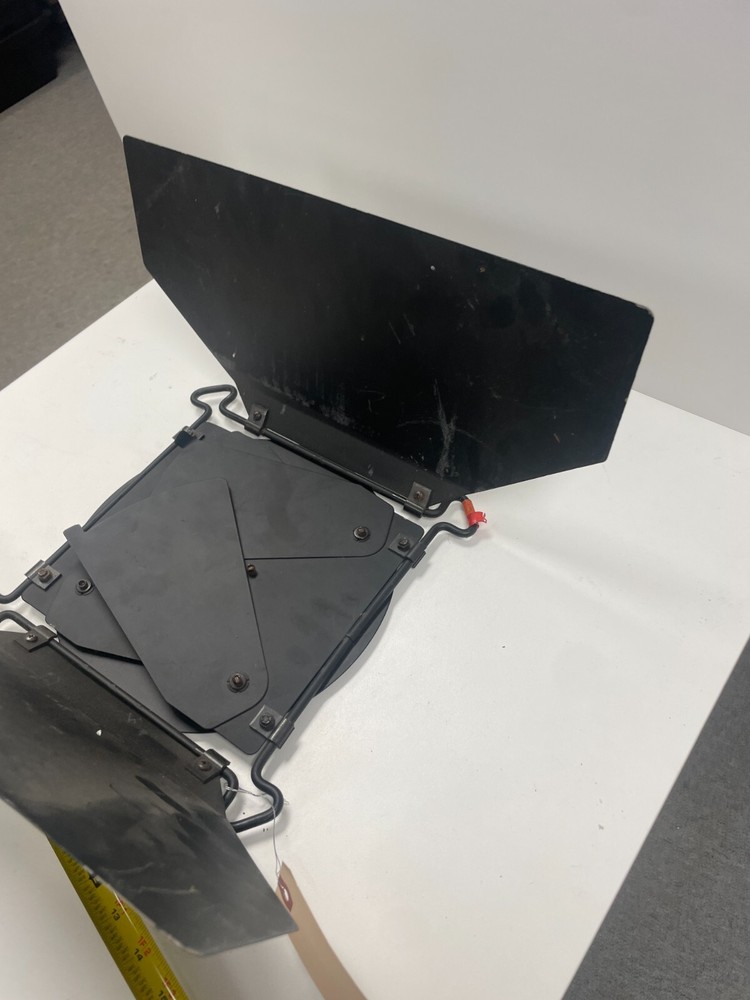 7 3/8" Barn Doors- Black Lighting Barndoor- Light Shaper